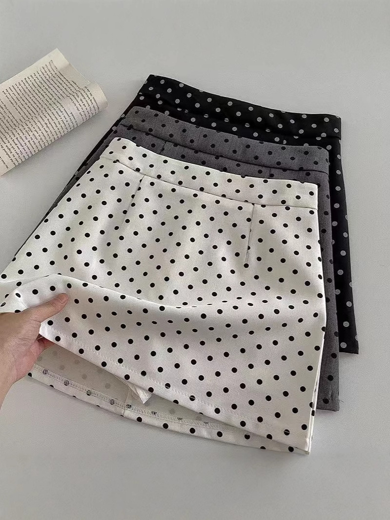 White autumn skirt for leisure
