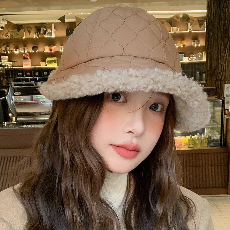 Chapeau en poils d'agneau pour femmes, chapeau chaud de cyclisme, défilé de mode, visage, petit duvet, langue de canard, en Stock, nouvelle collection automne et hiver_voghion.com