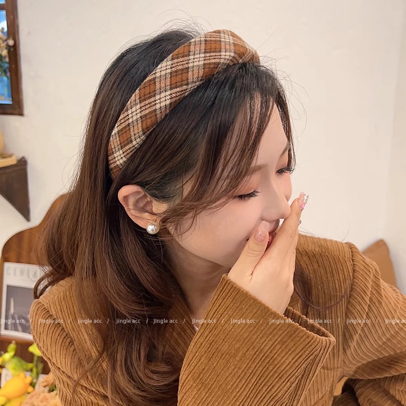 Diadema vintage para mujer 2025, nuevo estilo, corona alta, diadema ancha para otoño e invierno, accesorio versátil antideslizante para el cabello para salir.