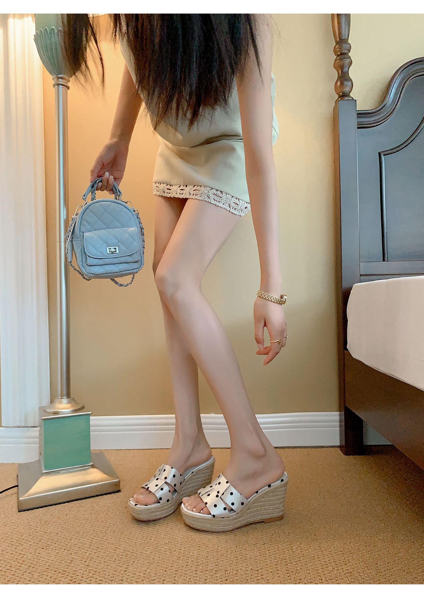 Dép sandal nữ xỏ ngón đế bệt hở mũi chấm bi phong cách lười — Da bò trắng, Satin trắng chi tiết 10