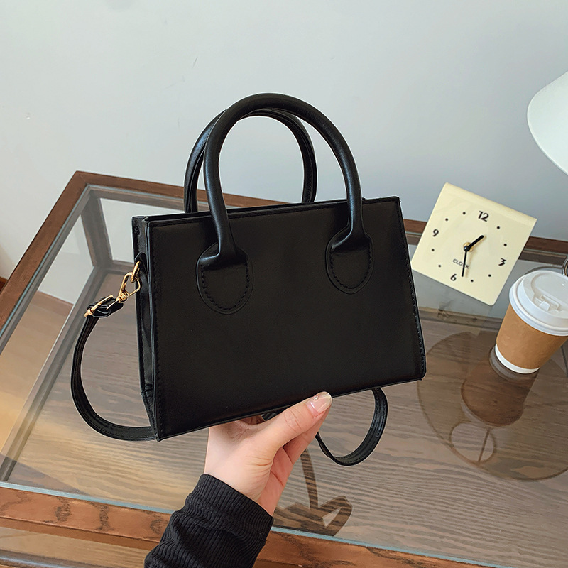 Nuevo bolso pequeño femenino 2025 primavera nuevo bolso de mensajero de moda coreana neto textura de moda bolso de un solo hombro