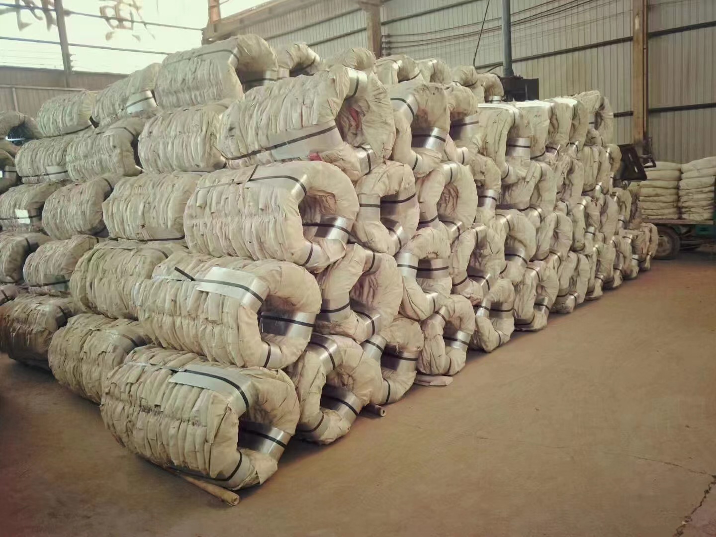 기타 사양 액세서리의 경우 고객 서비스에 문의하세요. 은색 확장 나사 10개