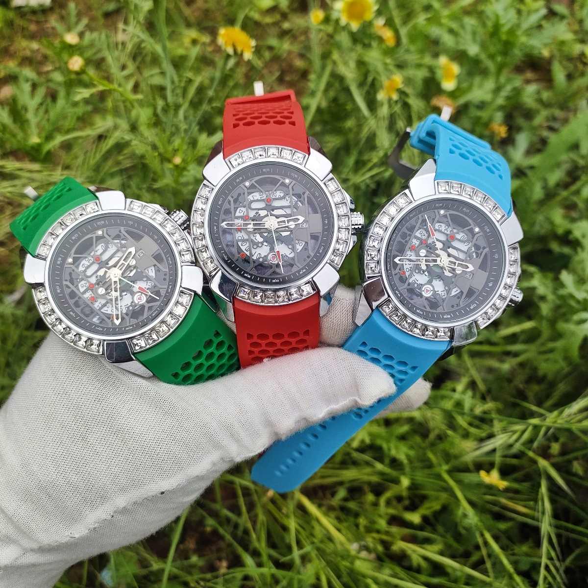 Foreign trade wholesale fashion hollow men's watch personality large dial calendar handsome young students quartz watch Czech