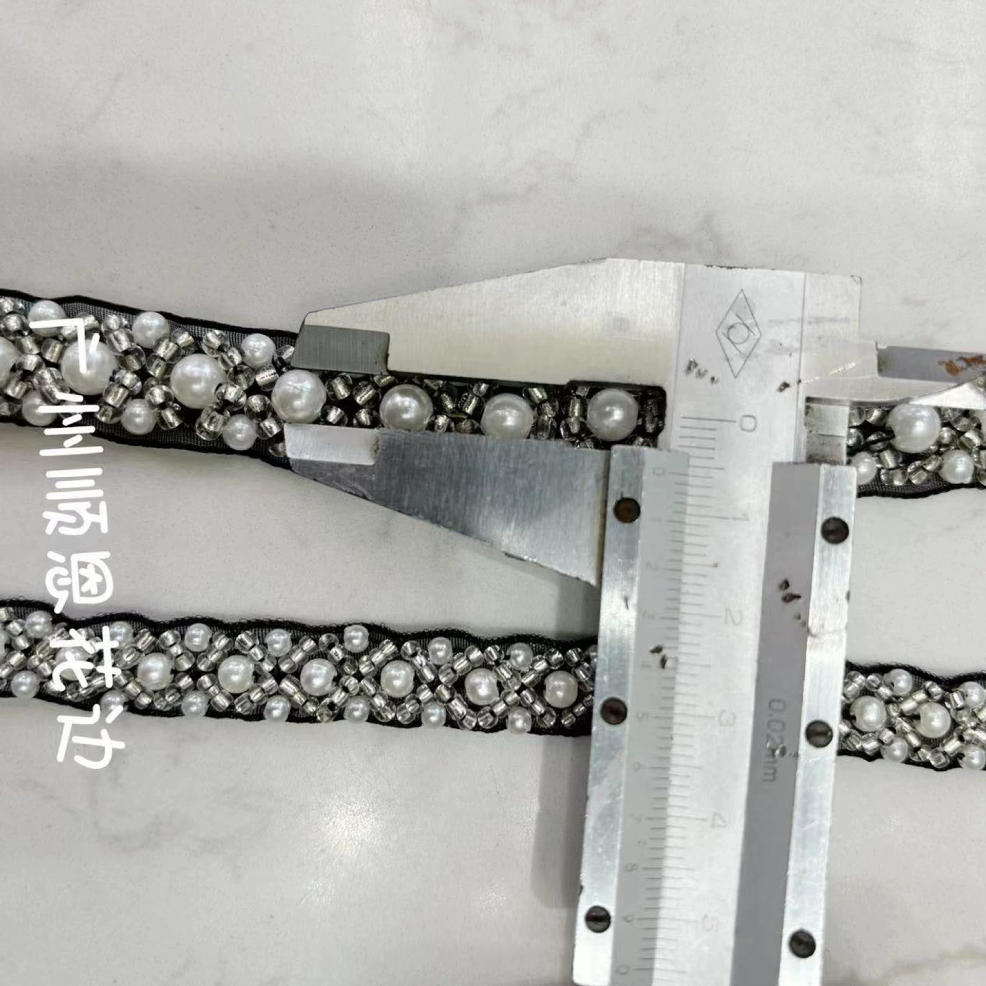 Source factory direct sales of handmade beaded beads square -shaped pearl lace wedding dresses Han dresses clothing auxiliary materials