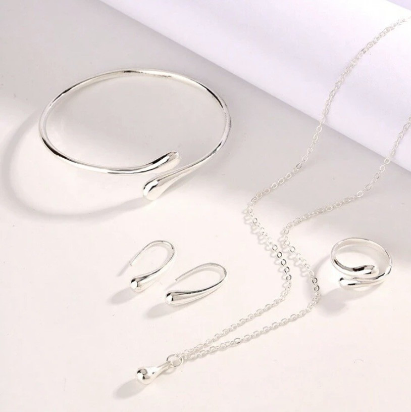Canlı yayın popüler hafif lüks niş kadın kol saati seti kız öğrenci moda kare saat takı 6 parçalı set toptan