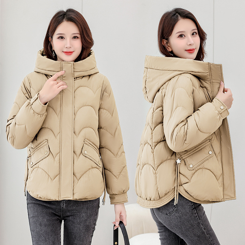 Capa de algodón de pluma para mujeres 2025 invierno nuevo algodón corto estilo coreano suelto con capuchón grueso abrigo de algodón chaqueta de moda image 2