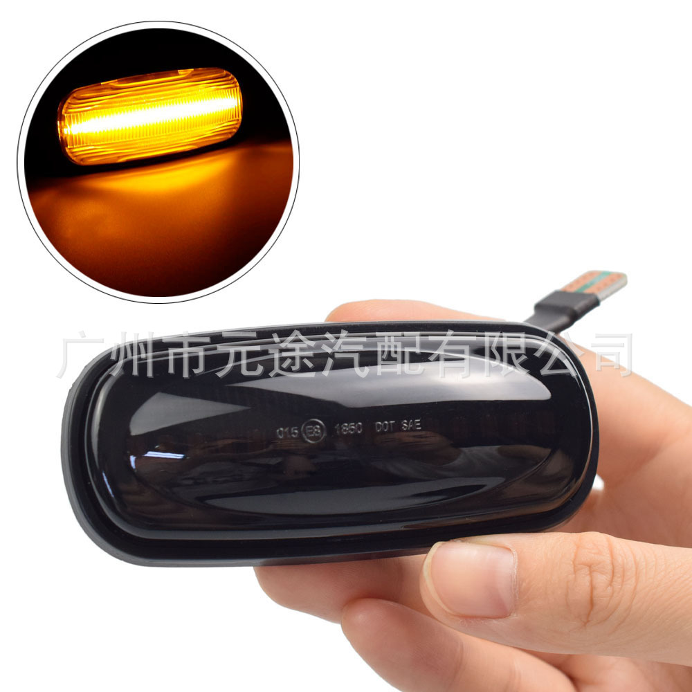 Suitable for Land Rover Defender/Discovery/Freelander Car Fender Side Emblem Turn Signal Dynamic Sequential Side Light