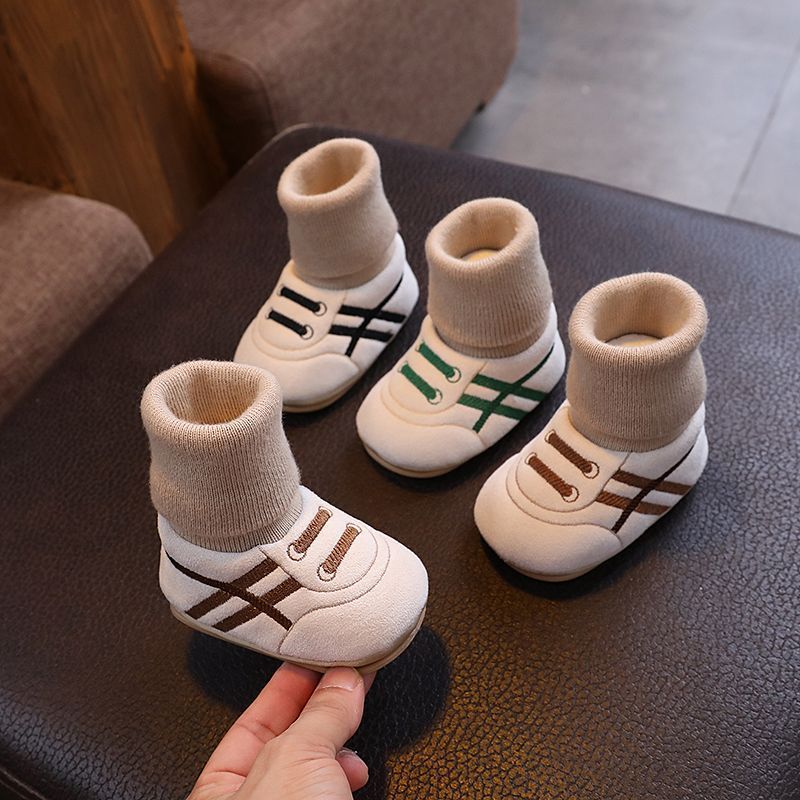 Autumn and Winter Newborn Baby Boys and Girls Aged 0-1 Years Old, Warm and Thickeneded Shoes and Socks, One-Piece Non-Falling Heel Fleece-Lined Foot Protection Cotton Shoes