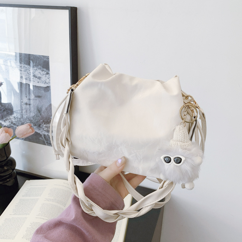 Este año popular bolso de balde de mujer 2025 nuevo nicho de diseño bolso de hombro bolso de cadena