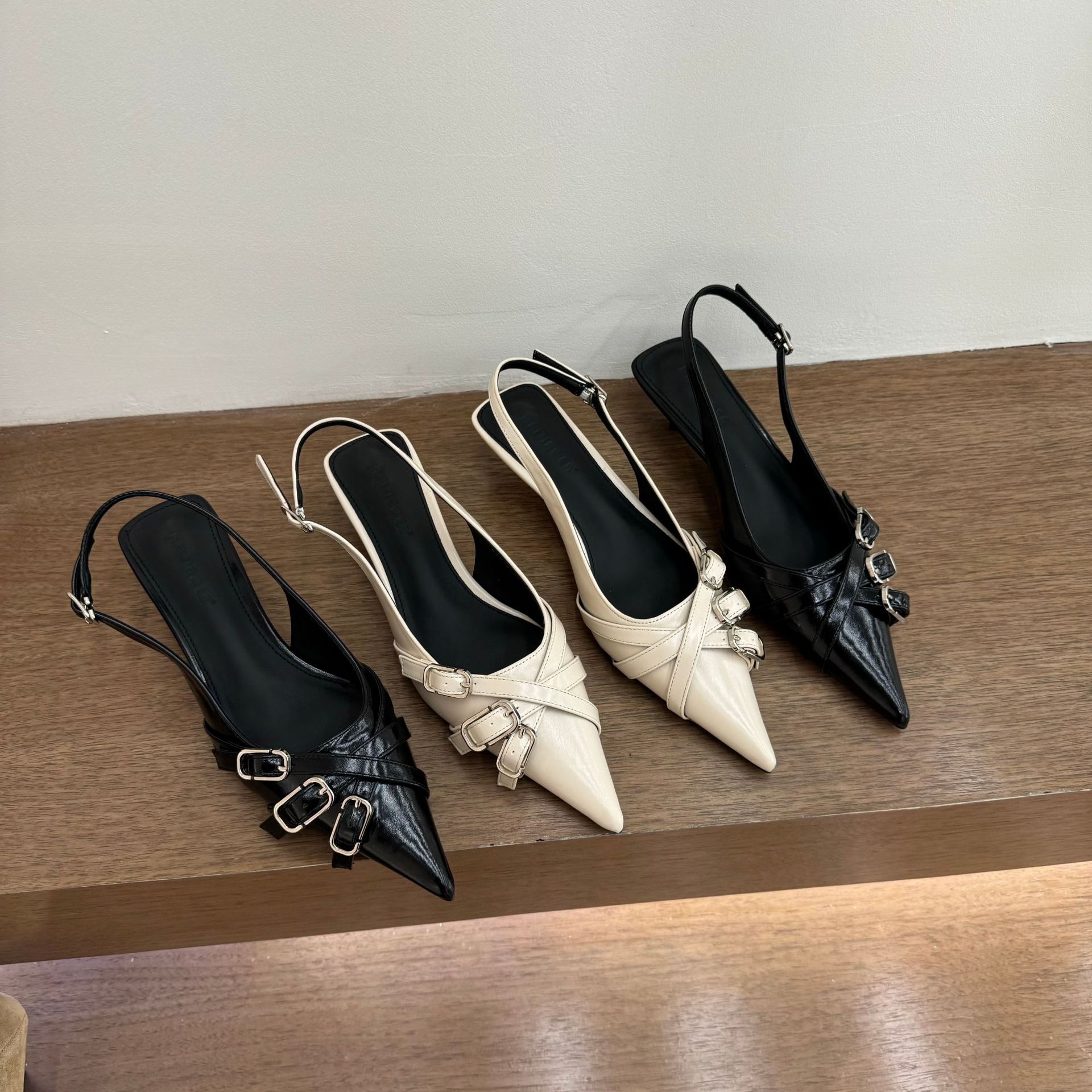 French High Heels Women's 2025 New Belt Buckle Muller Shoes Pointed Toe Fairy Style Dress Elegant Toe Sandals