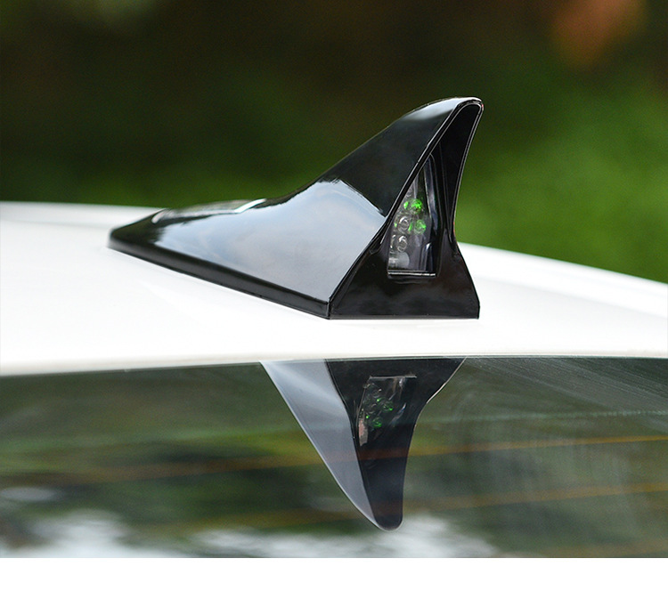Car decorative lights solar shark fin antenna roof tail modification lights anti-collision LED flash 8 lights
