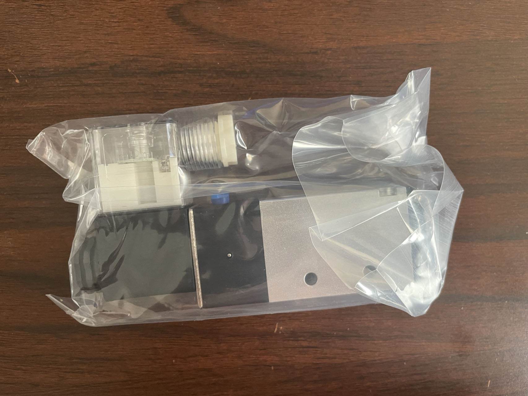 白色硅胶点胶机 配件电磁阀   12V