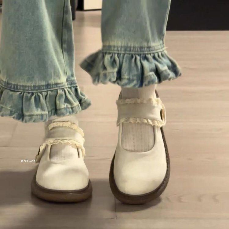 College Velcro zapatos para mujeres 2025 otoño nuevo estilo multifuncional aumento de altura suave retro zapatos superficiales