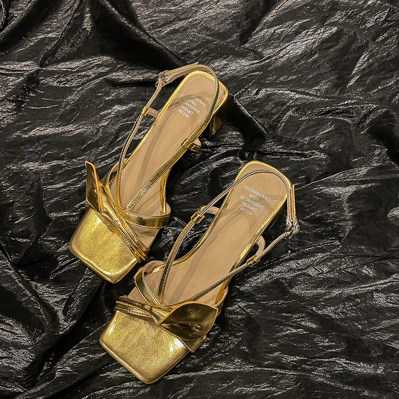 Sandal nữ da bò hoa Calla gót vuông 6 cm quai mảnh khóa đầu vuông da thật ghép màu hở ngón — Màu đen, Màu vàng, Màu trắng be chi tiết 43