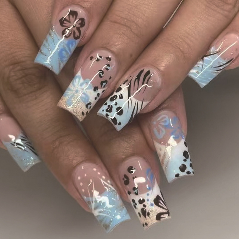 Summer Blue and White Color-Blocking Medium-Length Square-Shaped Wearable Nail Art Nail Pieces, Fake Nail Stickers, Black, White, and Blue Floral Leopard Print