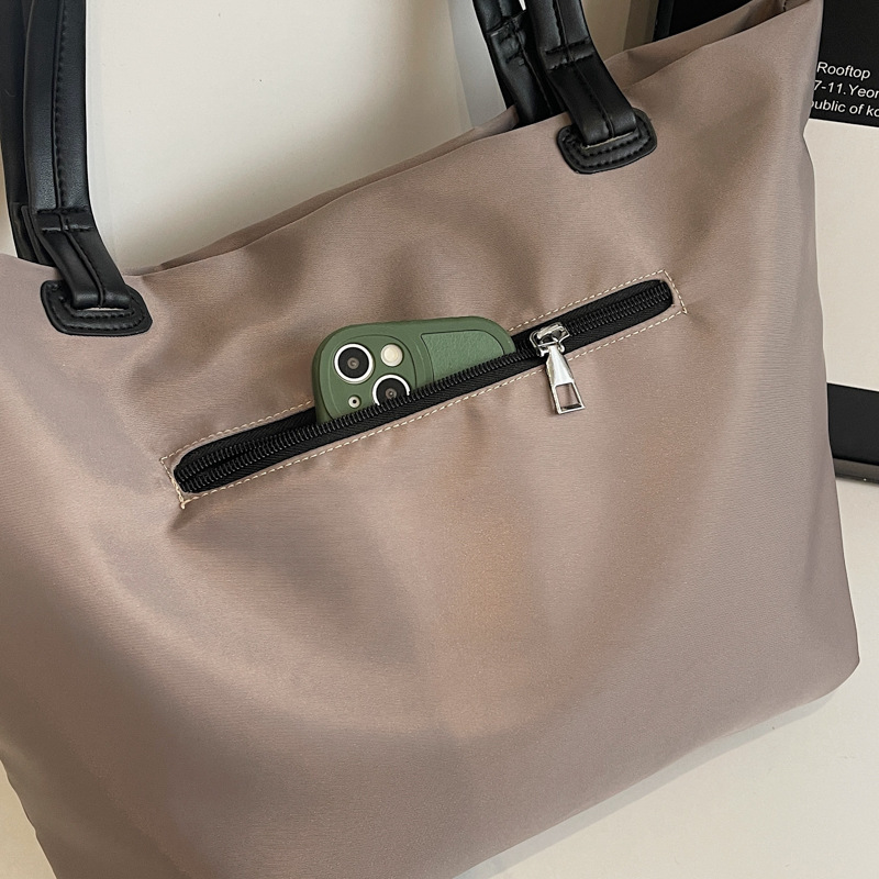 Minimalist Lightweight Nylon Tote Bag For Women 2025 New Large Capacity Commuter Bag Student Shoulder Bag Shopping Bag - Thumbnail 4