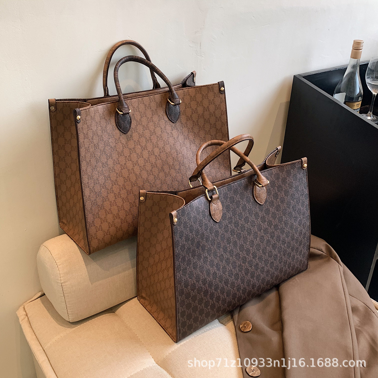 New fashion women's bag, stylish and spacious, large-capacity shoulder handbag, tote bag for commuting ladies