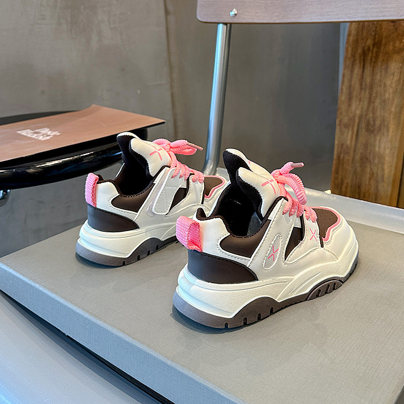 Cricketskor för barn Korean Edition Bröd Violence Bear Tide Brand Pojkar och flickor Fritidssportskor 2023 Nyhet_voghion.com