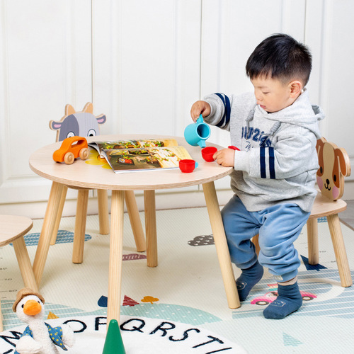 Children's Wooden Simulation Indoor Home Furniture: ISN-Style Peanut Table and Chair Set, Perfect for Baby Learning, Reading, and Fun Cartoon-Themed Play Tables