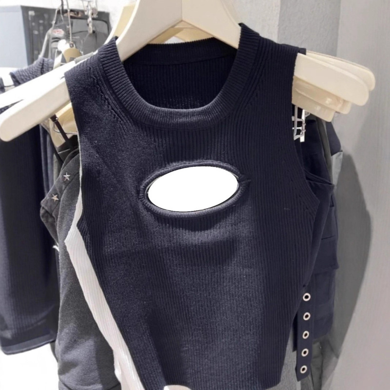 European In-Stock Hollow-Out Metal Label Knit Sleeveless Vest for Women 2024 New Slim-Fit Flattering Hot Girl Style Inner Wear