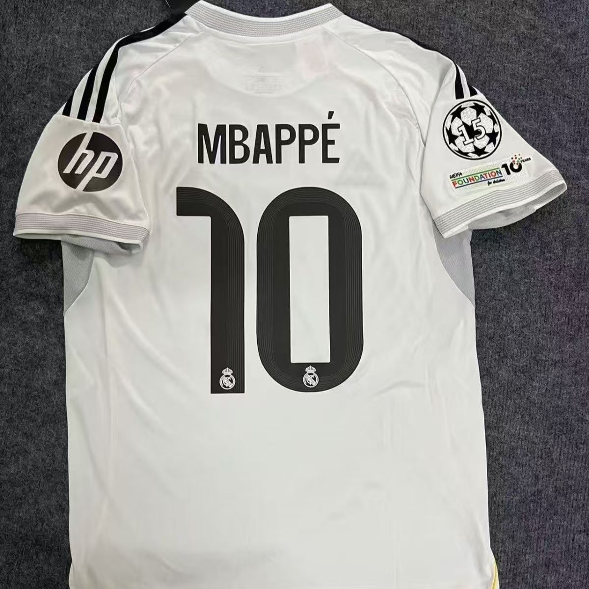 Mbappé 10 en casa