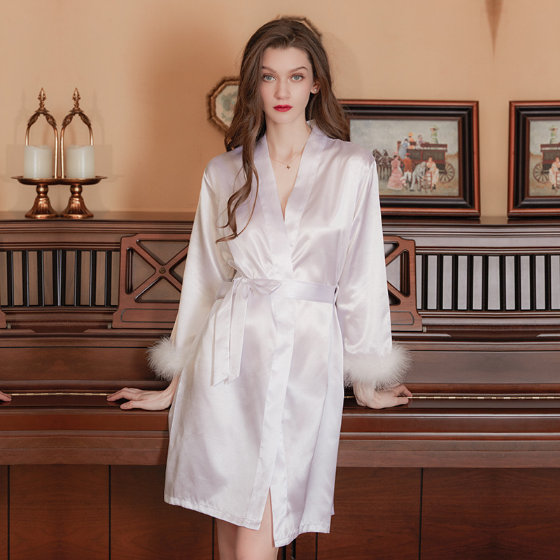 Bride Bridal Robe Dressing Gown Ladies Feather Nightgown Wedding Makeup Bridesmaid Group Wedding Kimono Satin Bathrobe Bride Bridal Robe Dressing Gown Ladies Feather Nightgown Wedding Makeup Bridesmaid Group Wedding Kimono Satin Bathrobe