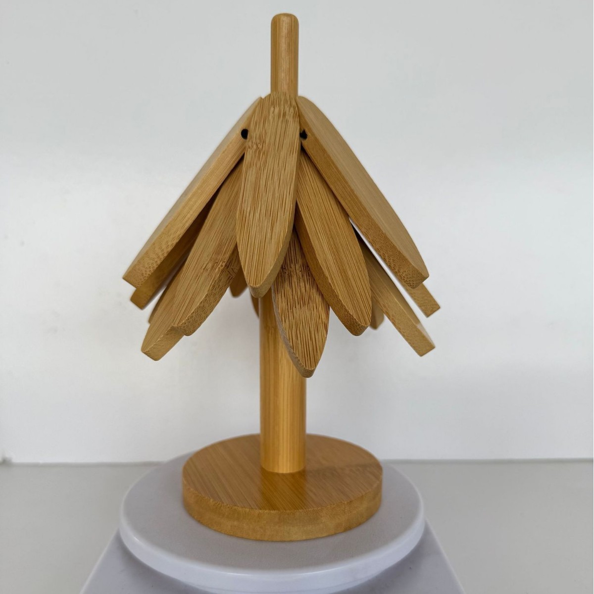 Árbol de Navidad transfronterizo almohadilla aislante de madera sólida un árbol taza almohadilla decoración de mesa de comedor creativa anti-corrosión almohadilla de tazón resistente a altas temperaturas