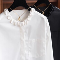 エレガントなフレンチスタイルが入荷しました！どんなものにも合うハイカウントコットンカラーペタルホワイトシャツレディーストップス