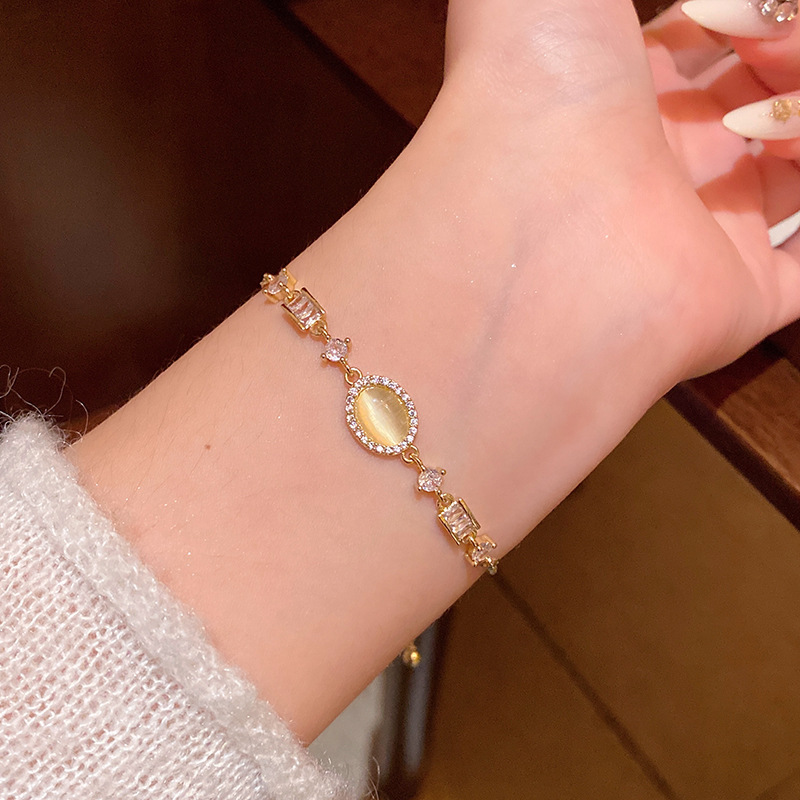 Pulsera de perlas de sentido avanzado de nicho de lujo ligero, temperamento de moda coreano femenino, pulsera de amor de circón intermitente, pulsera de cristal