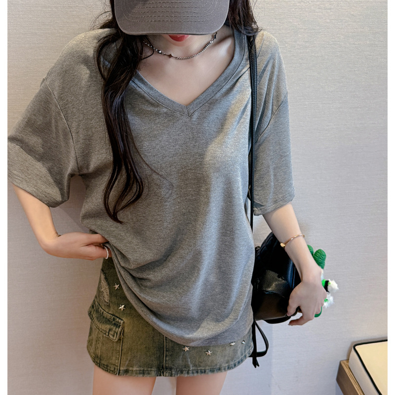 회색