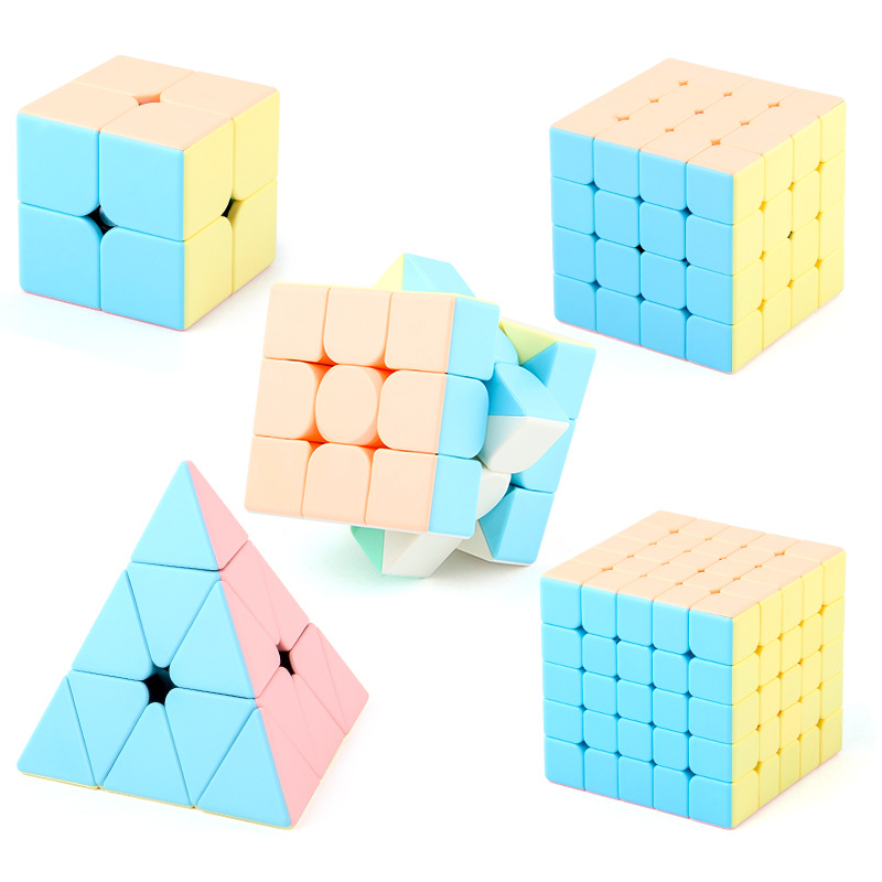 Moyu dos tres cuatro Pirámide de cinco niveles cinco Cubo de Rubik esmerilado macaron color Cubo de Rubik juguetes competitivos para niños se pueden enviar en nombre