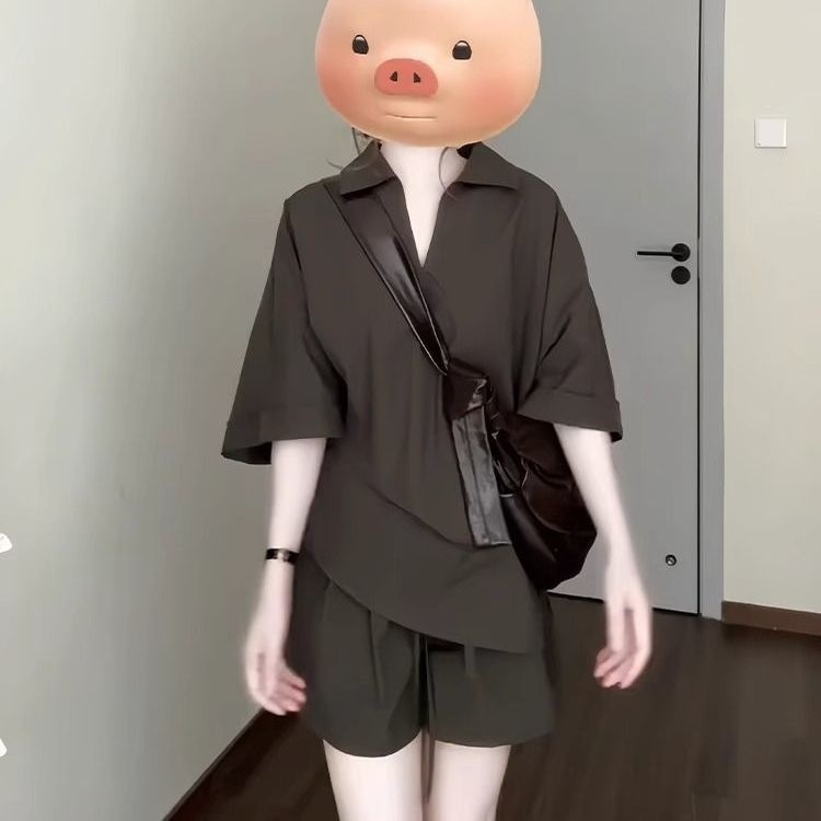 Bộ thể thao nữ mùa hè phong cách Mỹ cổ ve áo tay ngắn quần short Hàn Quốc hai mảnh — Màu nâu (áo+quần đùi)