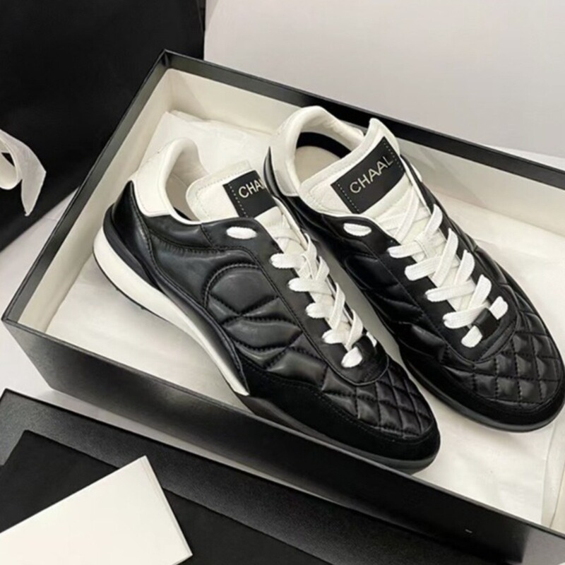 Top version 25C new sheepskin quilted tennis shoes, black and white panda color-blocking lace-up sneakers, fashionable casual shoes for women Top version 25C new sheepskin quilted tennis shoes, black and white panda color-blocking lace-up sneakers, fashionable casual shoes for women
