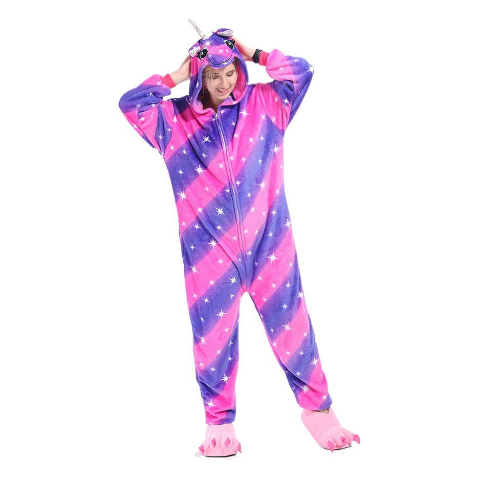 Pijamas transfronterizos al por mayor de fábrica Labubu pijamas femeninos de una sola pieza de dibujos animados pijamas de animales de franela Capibala