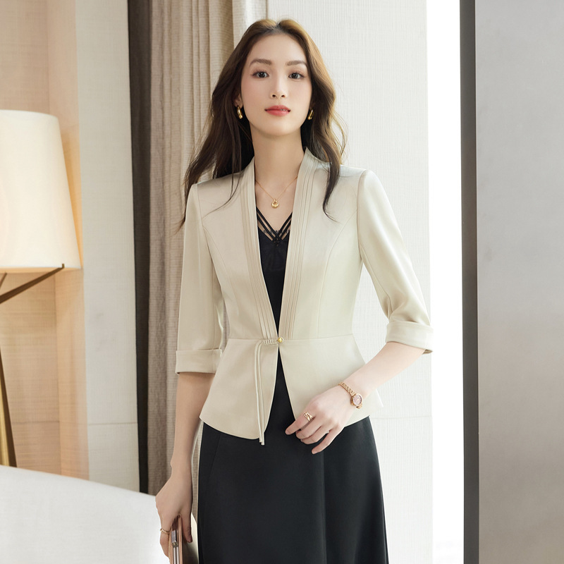 Elegant Black Satin Blazer for Women, Summer Thin Slim-Fit Short Style, Petite Casual Mid-Sleeve Blazer for Women