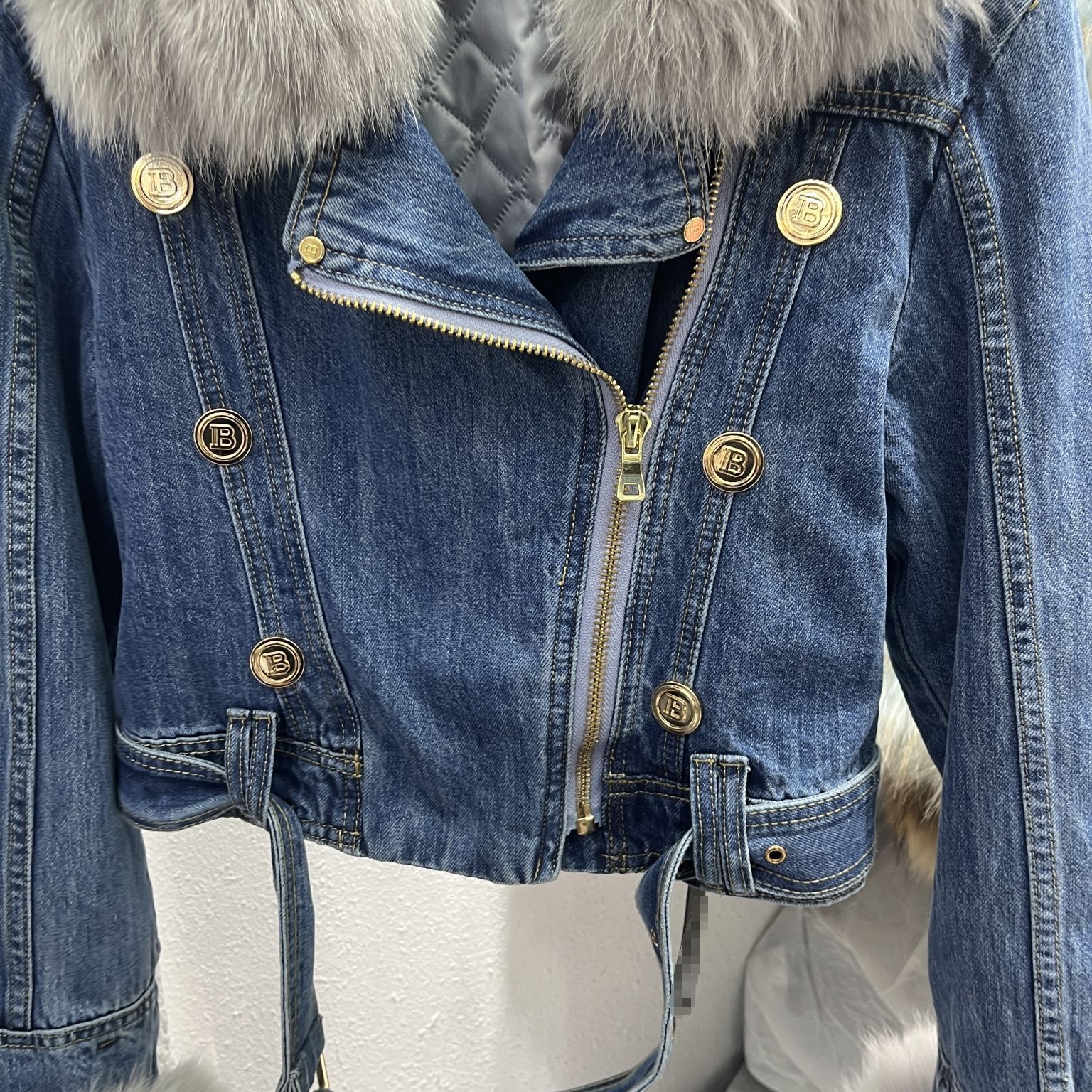 Women's Short Denim Jacket With Fox Fur Collar & Lining, Stylish Cropped Coat For Petite, Streetwear Fashion Outerwear_mkmklike.com