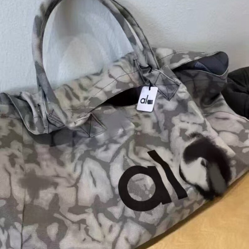 In-Stock A\O Gt Ouyang Nana Same Style Handbag New Large Capacity Canvas Bag Luggage Bag In-Stock A\O Gt Ouyang Nana Same Style Handbag New Large Capacity Canvas Bag Luggage Bag
