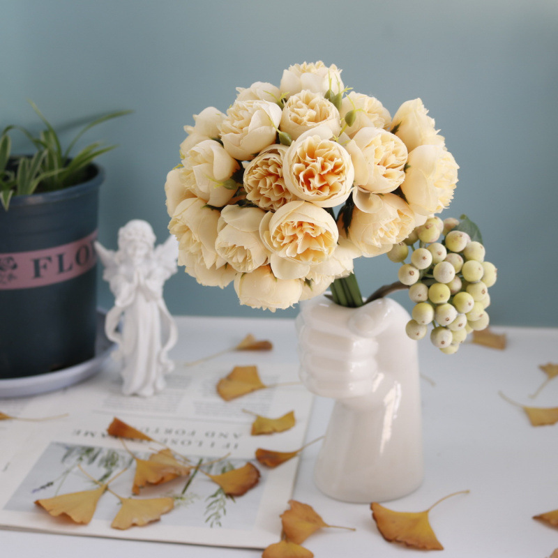 シミュレーション27頭の茶薔薇の花束牡丹の花は、偽の花の結婚式場の手を花の束の家の装飾の撮影道具をすくった|undefined