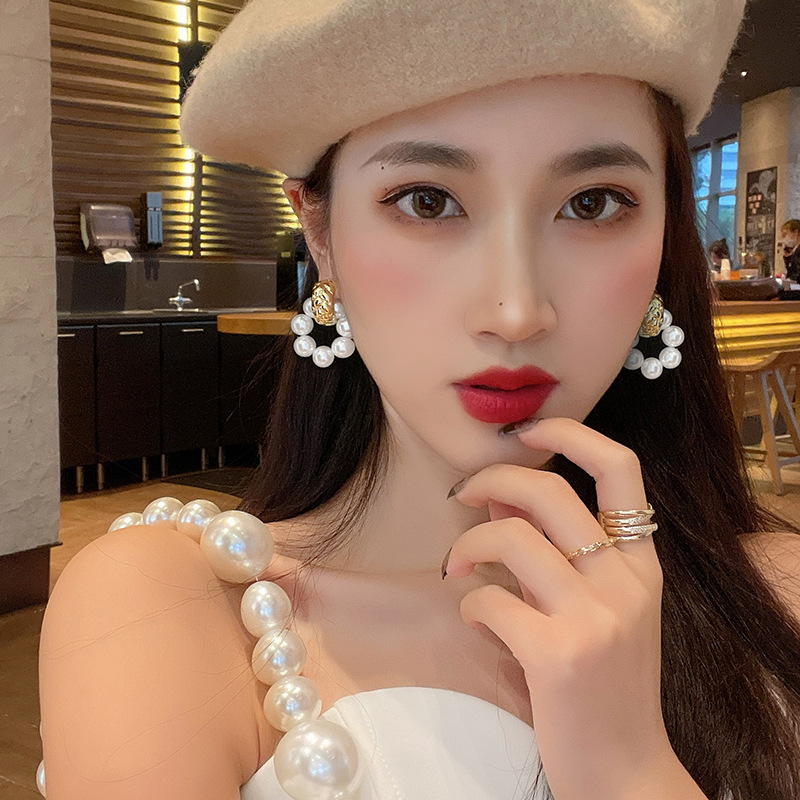 925 Silver Needle Vintage C- Shaped Pearl One Style For Dual-wear Eardrops European And American Ins Fashion High Sense Temperament Geometric Earrings display picture 9