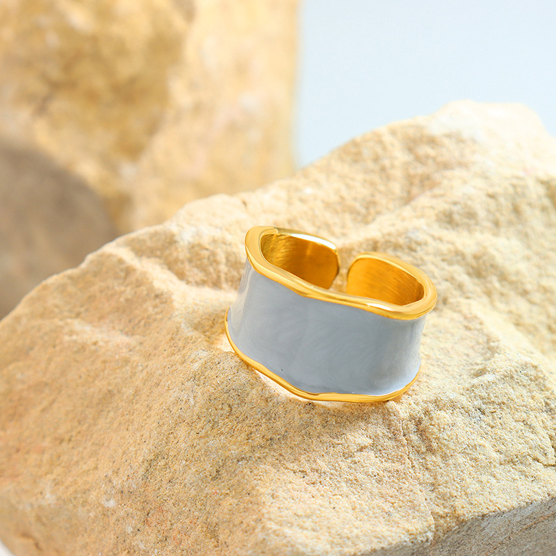 Hepburn estilo no se desvanece anillo de nicho francés esmalte gota anillo de aceite personalidad de la moda anillo de diseño abierto al por mayor