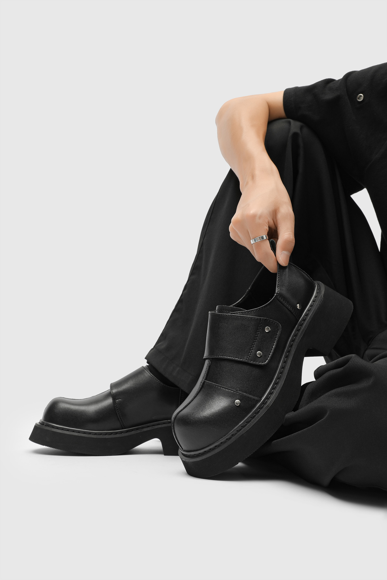 ShoeVault Printemps 2025 Nouvelle Niche Derby à semelle épaisse rehaussante pour hommes avec design surélevé, bout large, style business tendance pour hommes_voghion.com