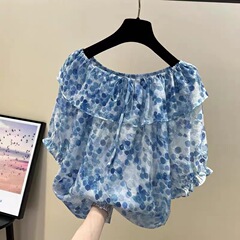 2023夏の花のフリルの縁のひもの肩の半袖のシフォンのシャツの女性の上着のデザイン感はお腹の小さいシャツを遮ります。
