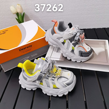 �¶���ͯЬƤ���ϵ�Ь2026�����¿���Ů�ٴ�ʱ���˶��ܲ�Ь37262
