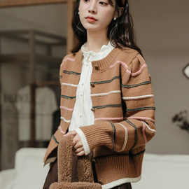 立领木耳衬衫女早秋盐系穿搭2024年新款内搭打底衫法式长袖上衣