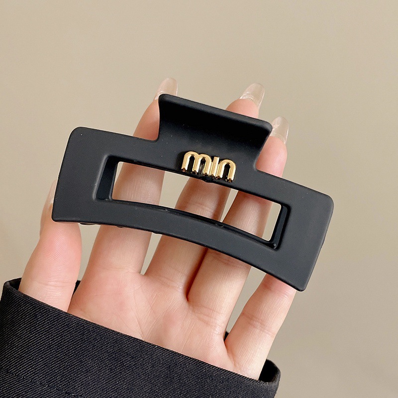 Versión coreana de letras negras, clip cuadrado grande, clip de tiburón femenino, volumen de cabello en la parte posterior de la cabeza, clip de cabello al por mayor