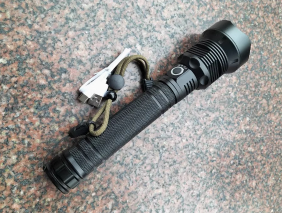The new P50P90 aluminum alloy flashlight flood emergency warning electric telescopic zoom flashlight