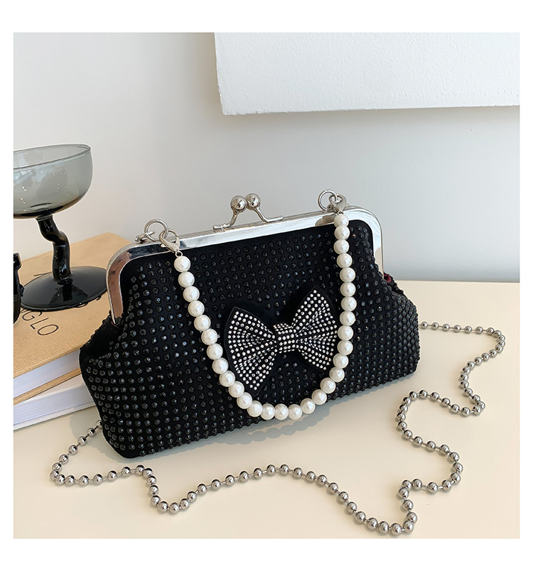 Women's Small Light Diamond Pu Leather Solid Color Bow Knot Vintage Style Clasp Frame Crossbody Bag display picture 5