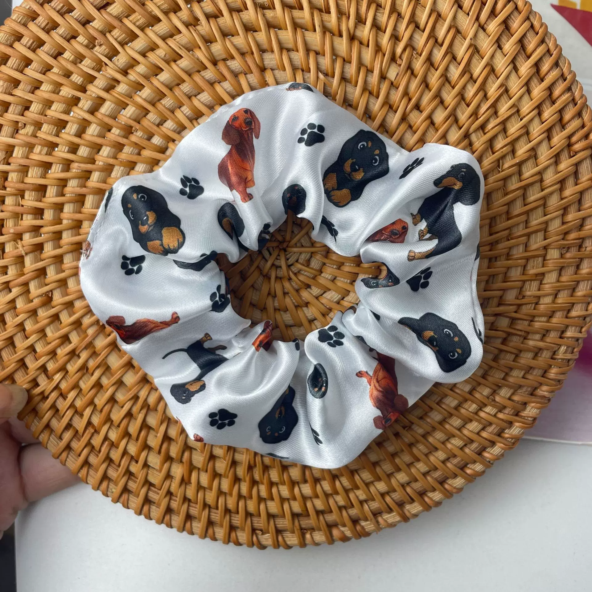 厂家值供价格优惠定制LOGO束发带大肠发圈布艺马尾扎头发头绳批发