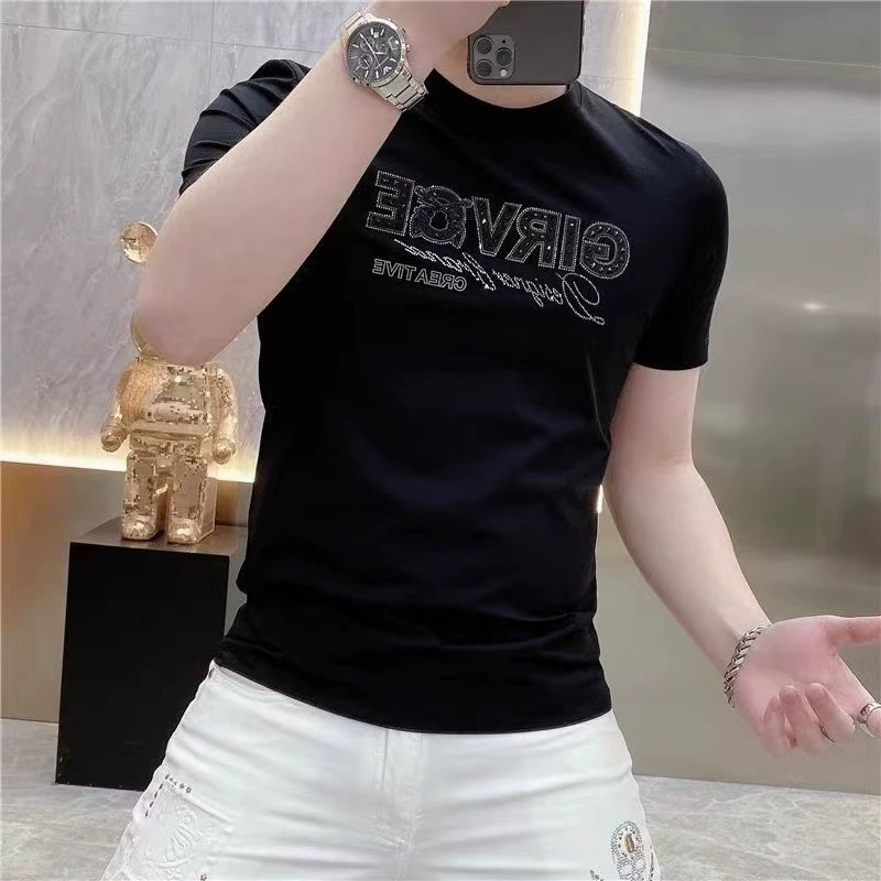 Лето 2025 новая модная футболка с короткими рукавами для мужчин с принтом алфавита повседневный тонкое тело с полукругом топ для мужчин