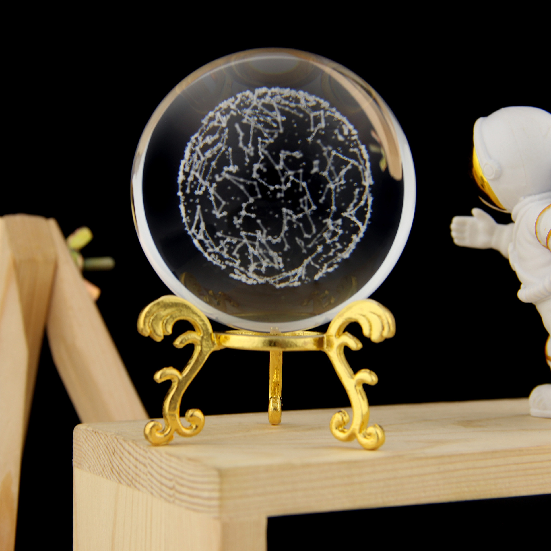 Fabricante de Puzhou, bola de cristal grabada, decoración para el hogar, venta al por mayor transfronteriza, adecuada para salas de estudio, gabinetes de TV y cualquier escena versátil.